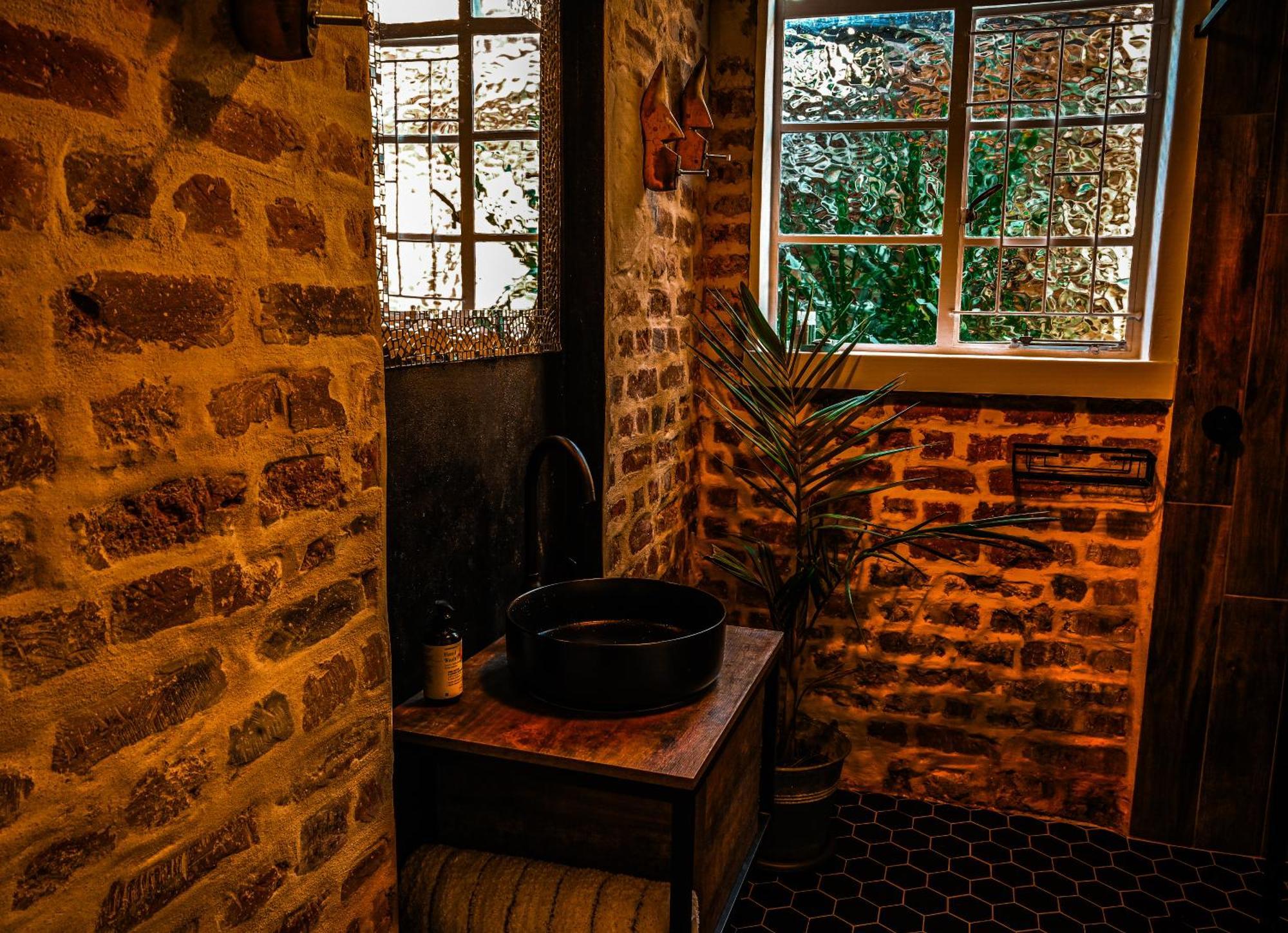 Eclectic Heritage Paradise Simonʼs Town Exterior foto